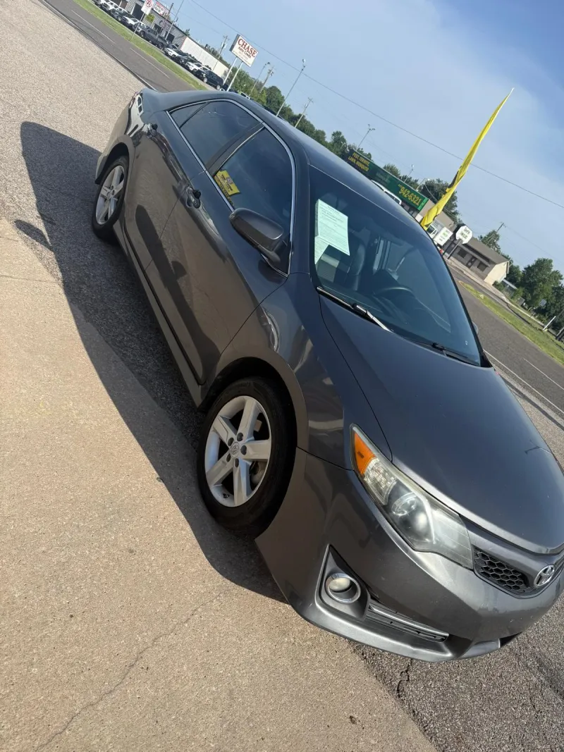 TOYOTA CAMRY